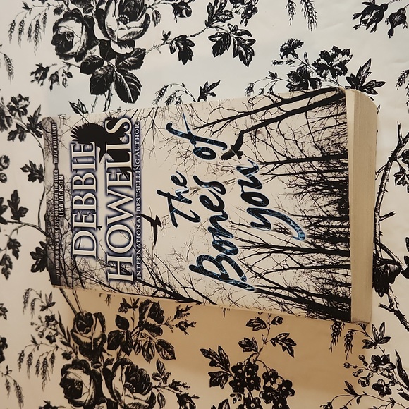 Debbie Howells Other - The Bones of you by Debbie Howells  m5